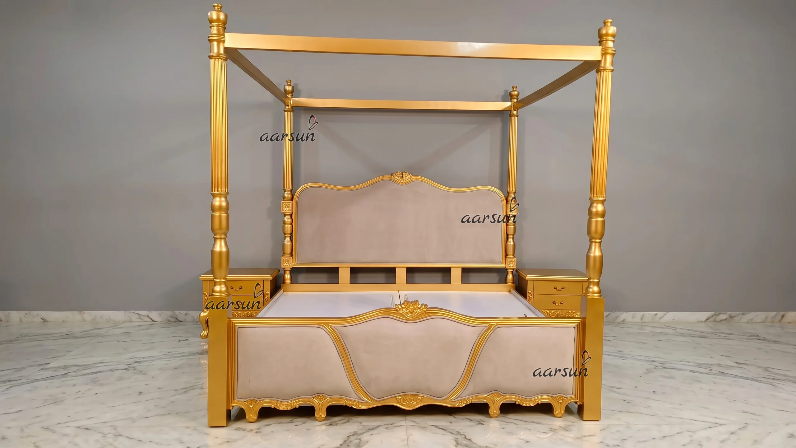 Royal Hand Crafted Poster Bed