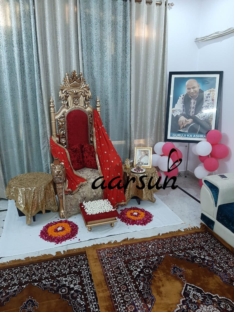 Image for Guru Maharaj Ji Chair in Golden Polish YT-275