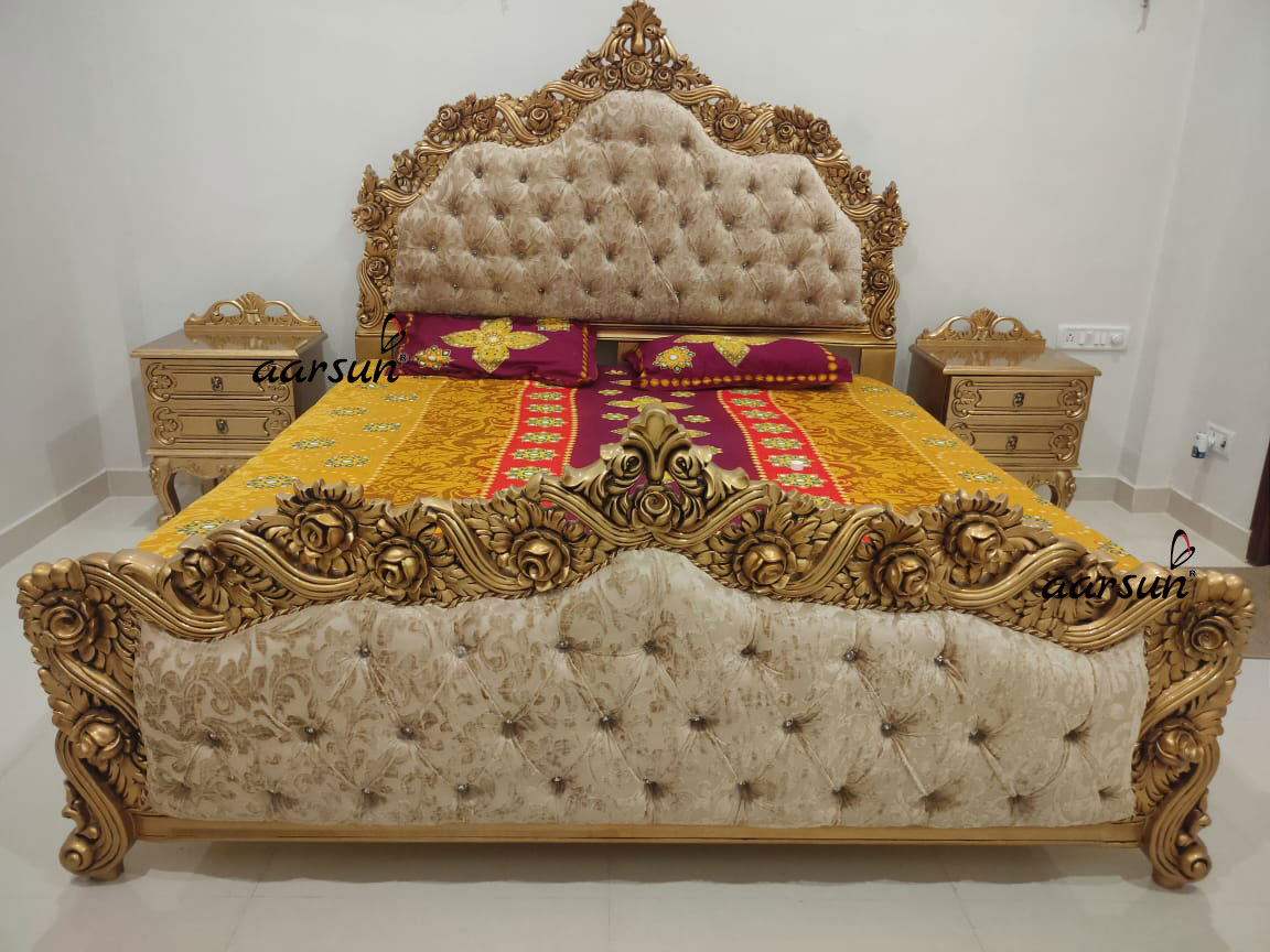 Tempat Tidur Desain Bunga Aarsun dengan Finishing Emas Antik YT-361