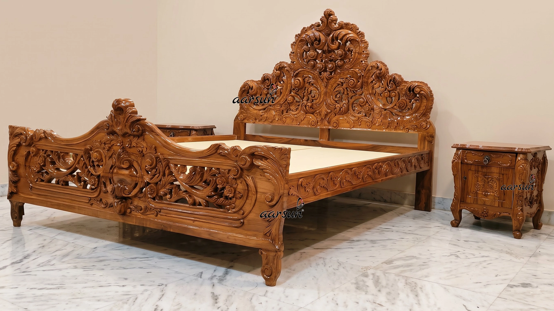 King Size Bed Fully Hand Carved in Teak Wood High Gloss Finish