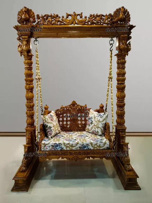 Finely-Carved-Peacock-Jhula-Oonjal-UH-YT-222-jpg (3)