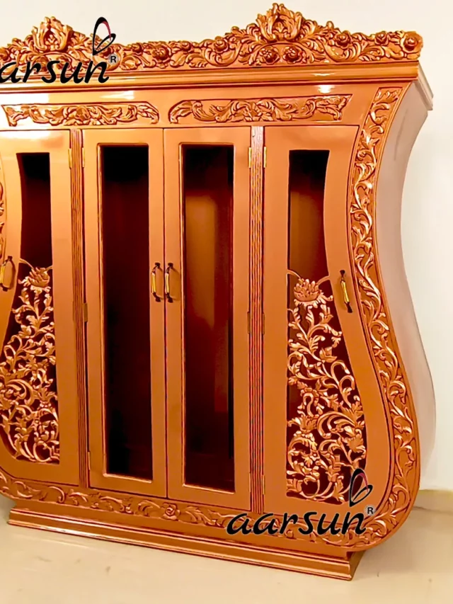 Italian Crockery Cabinet in Gold Polish