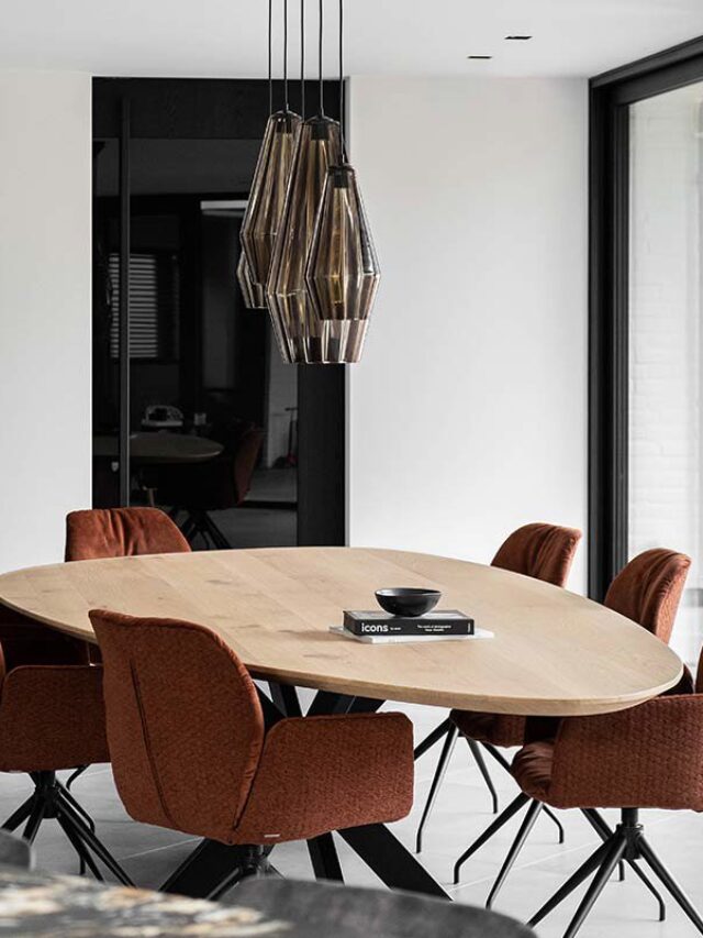 Top 7 Oval Dining Tables to Elevate Your Dining Room in 2024 - Aarsun