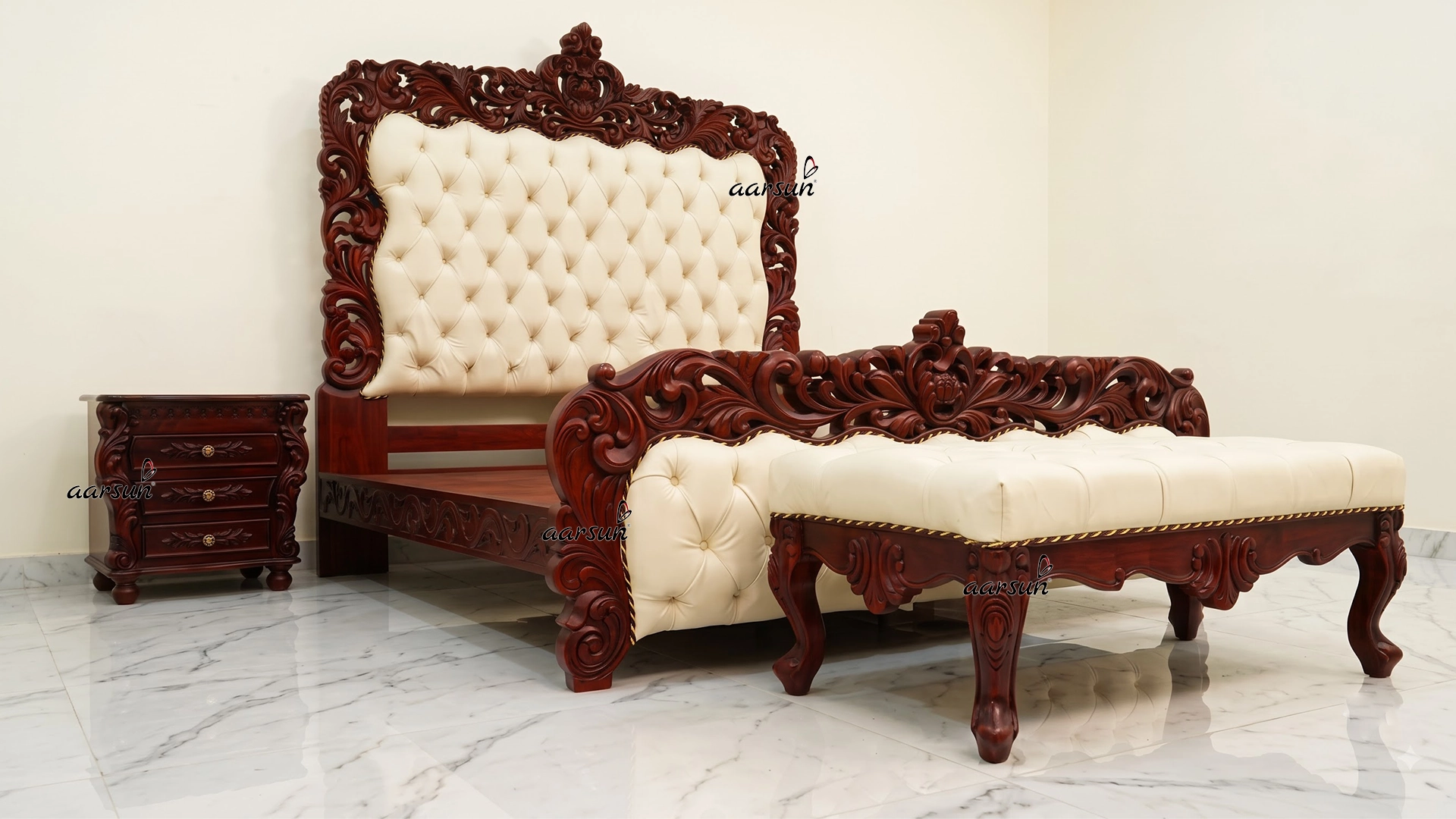 Mahogany Finish Royal Bedroom Set