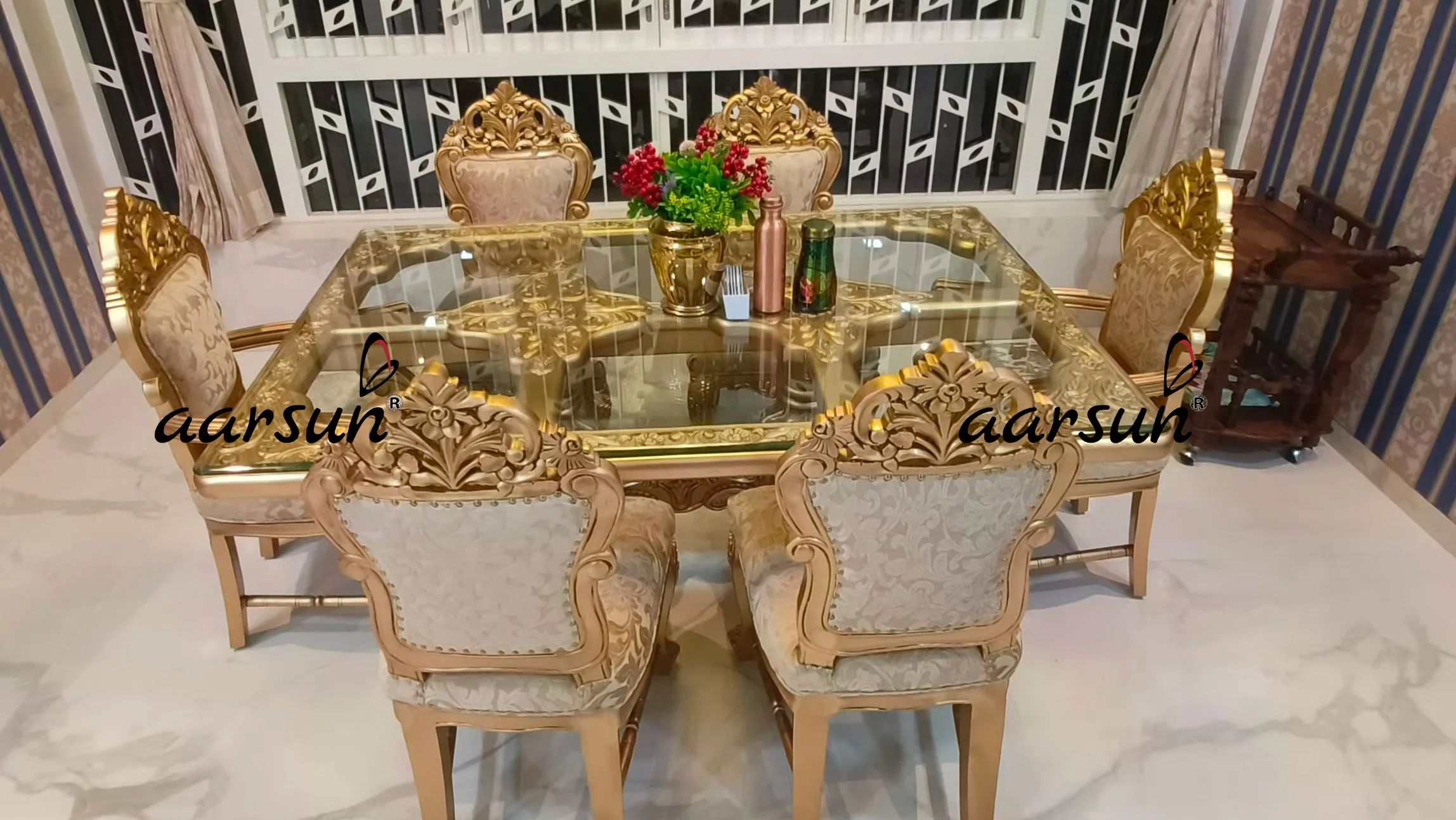 Classic Royal Dining Room Furniture Set