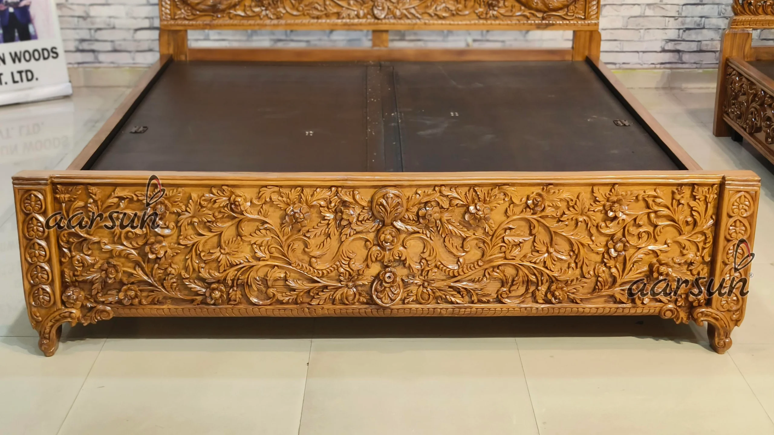 Fully Handcrafted Wooden Classical Bedroom Set - Image 3