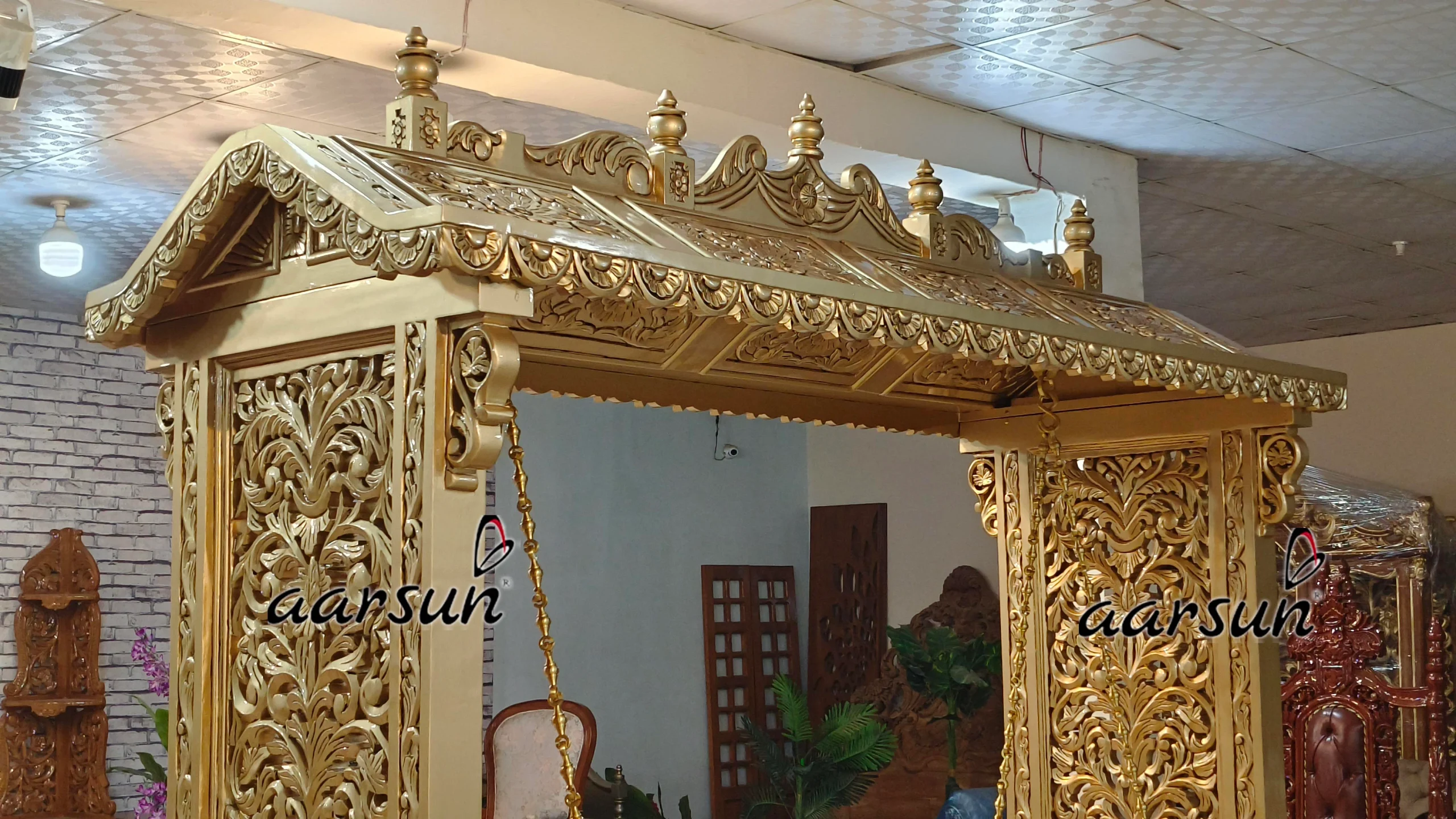 Masterpieces in Fully Handcrafted Swing Design - Image 8