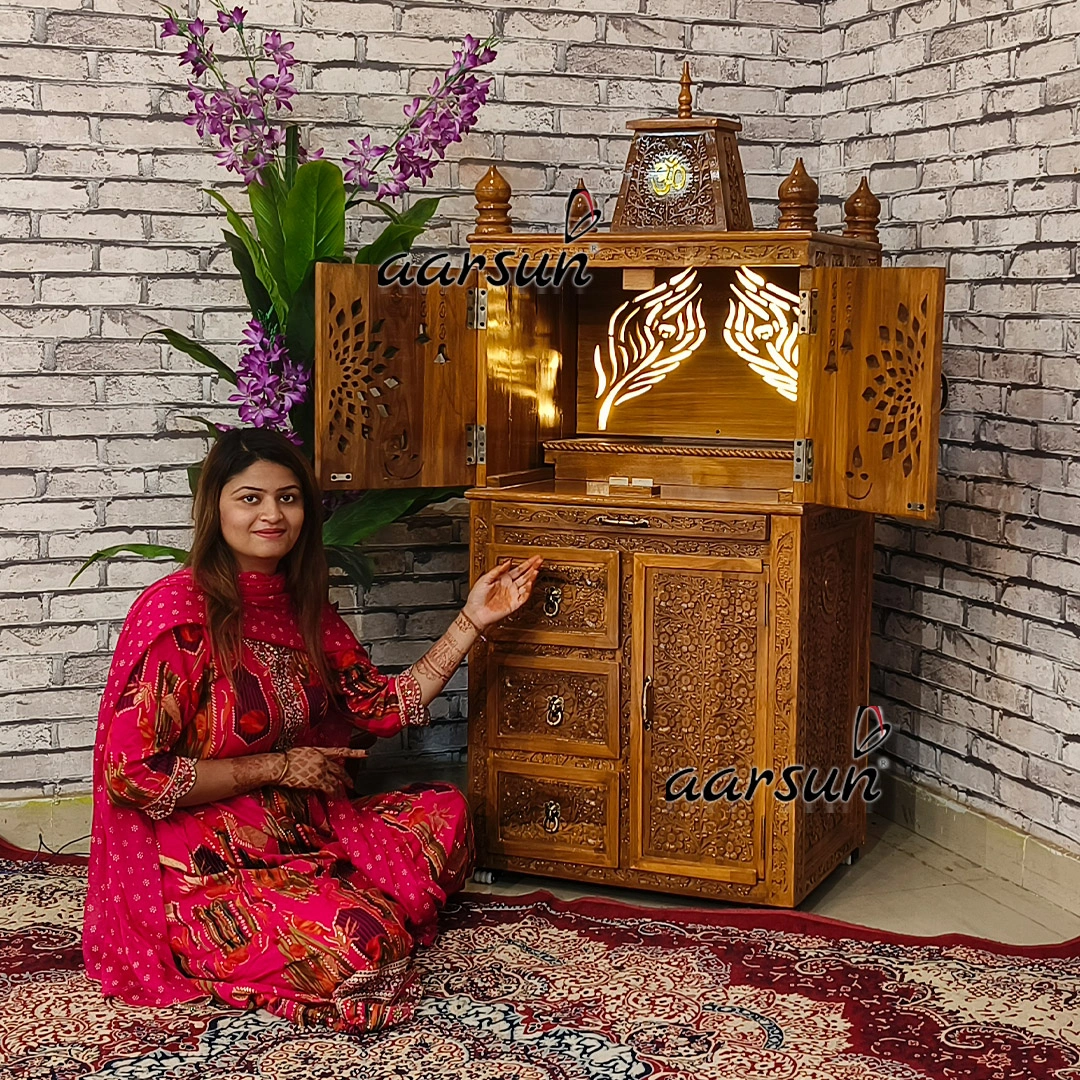 Unique Peacock Feather Panel Design Wooden Temple with LED