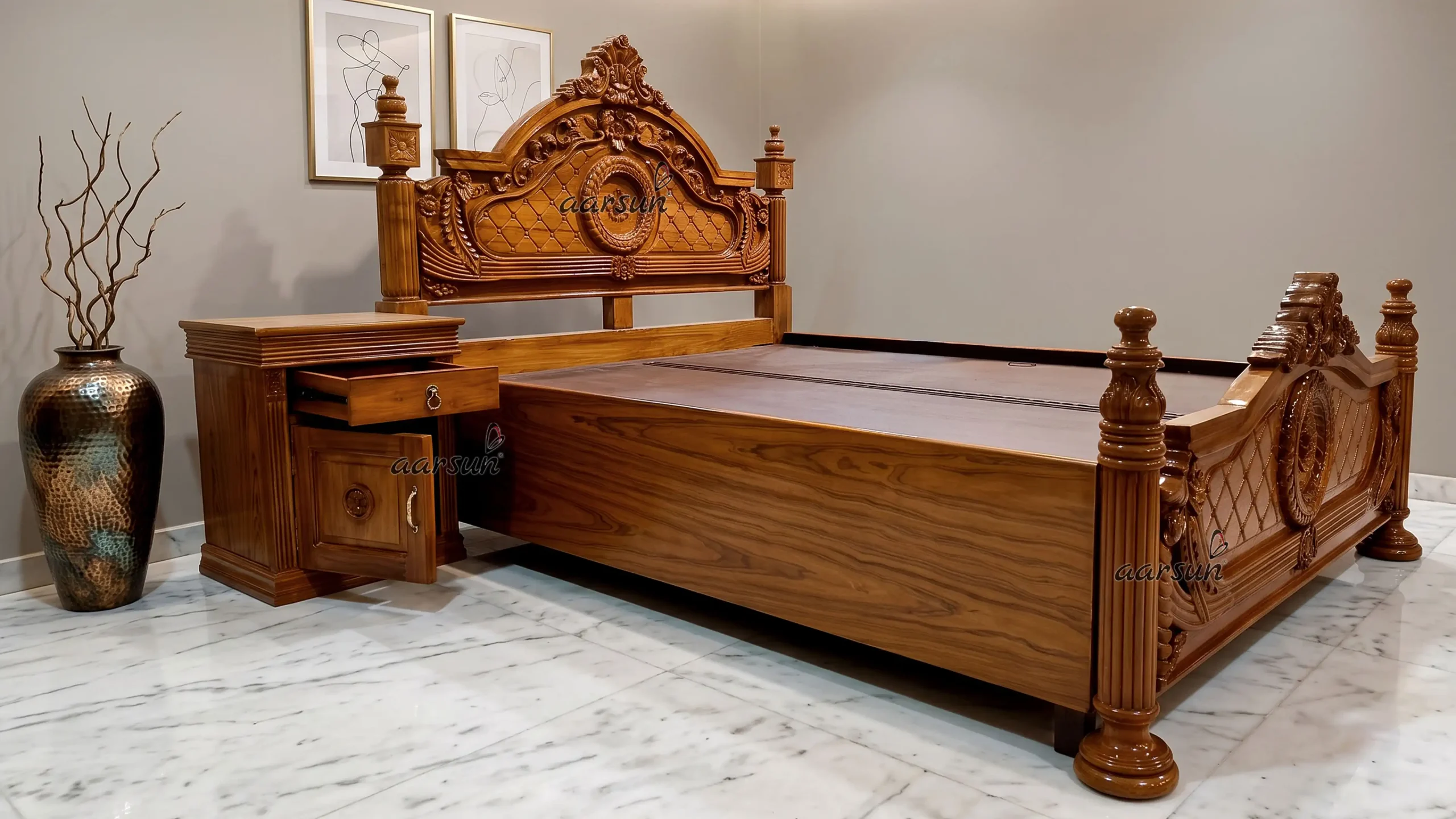 Royal Heritage Queen Size Bed