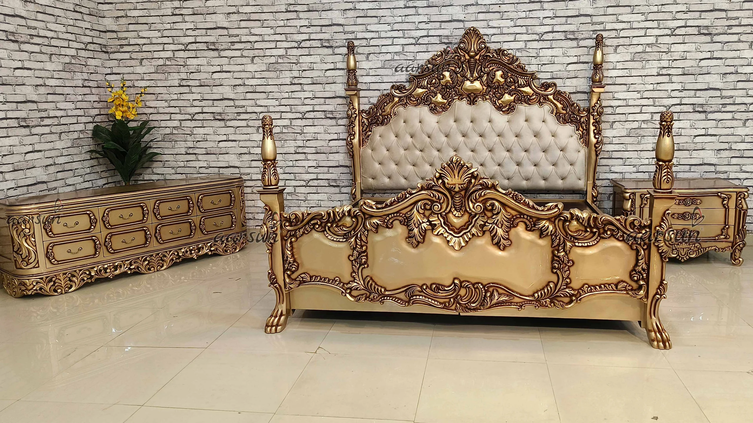 Hand-Carved Luxury Poster Bed - Image 3