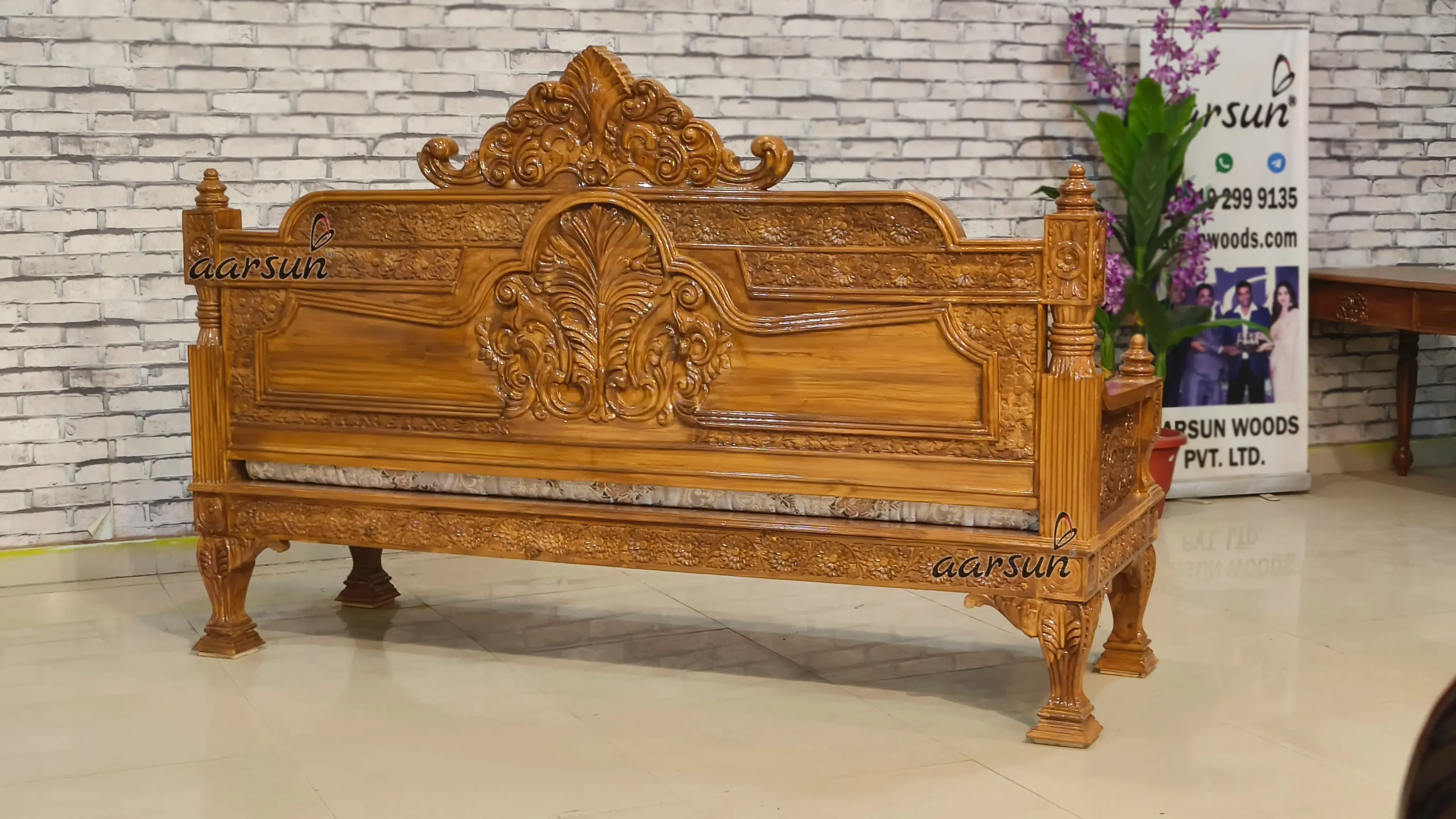 Luxury Traditional Diwan Couch - Image 6